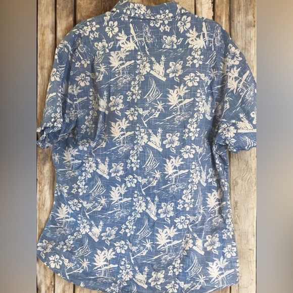 Izod Saltwater 🏖 Button Down Hawaiian Shirt - Picture 4 of 4